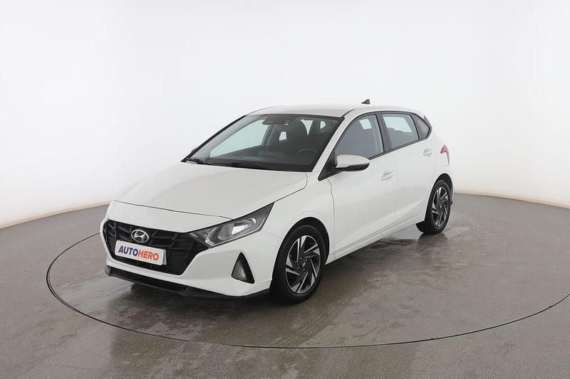 Usado Hyundai i20 84 CV (61 kW) 2021 Blanco Utilitario