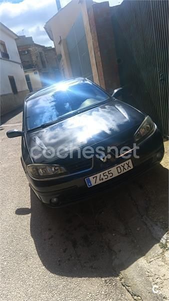 Usado Renault Laguna II Expression 130 CV (95 kW) 2006 Negro Berlina