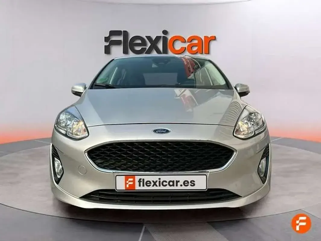 Usado Ford Fiesta Active 86 CV (63 kW) 2018 Gris Utilitario