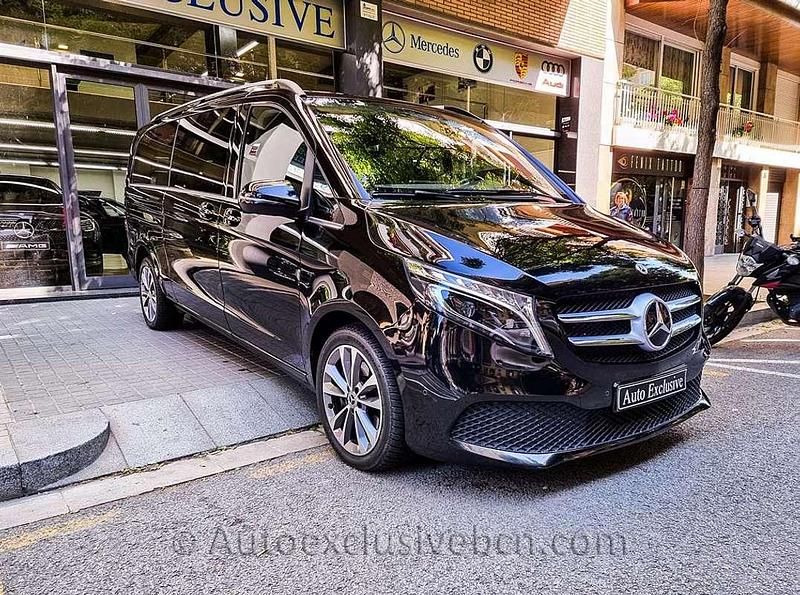 Usado Mercedes V300 239 CV (175 kW) 2023 Negro Monovolumen