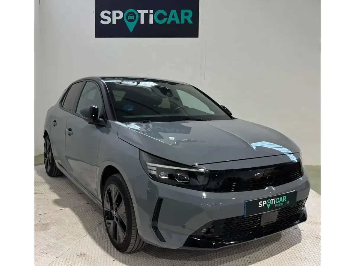Usado Opel Corsa-e 100 kW (136 CV) 2023 Gris Utilitario