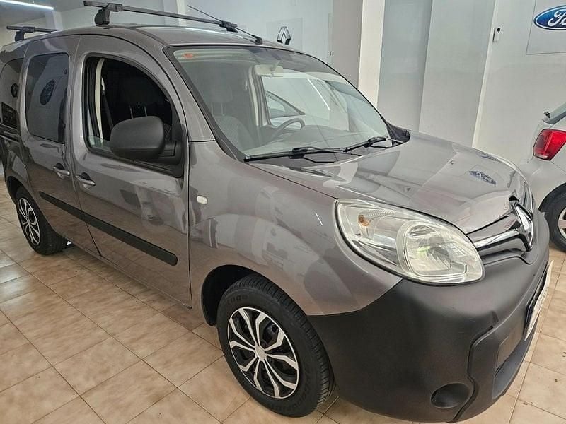Begagnad Renault Kangoo Expression 90 HK (66 kW) 2014 Grå Minibuss