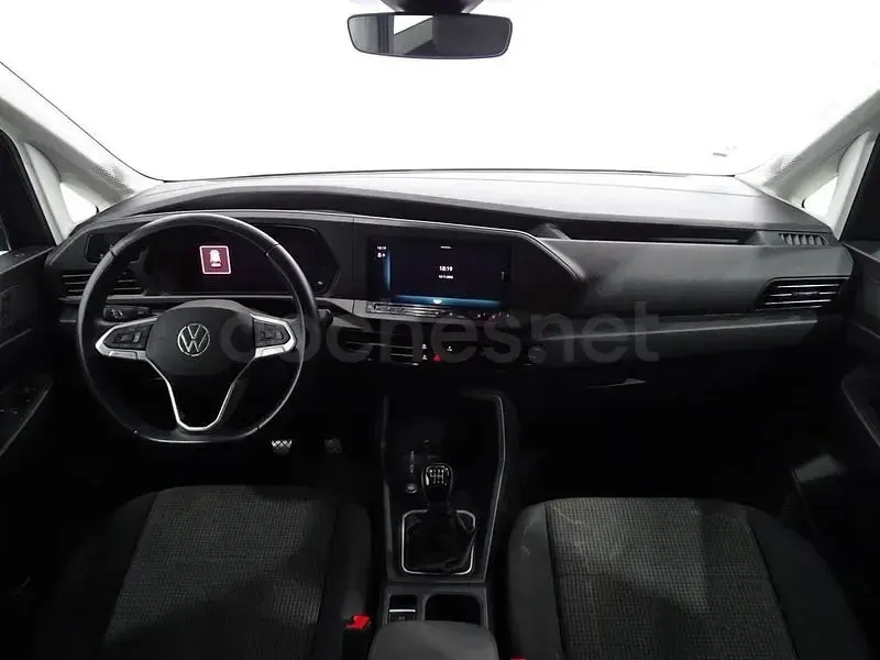 Usado VW Caddy 102 CV (75 kW) 2024 Azul Monovolumen