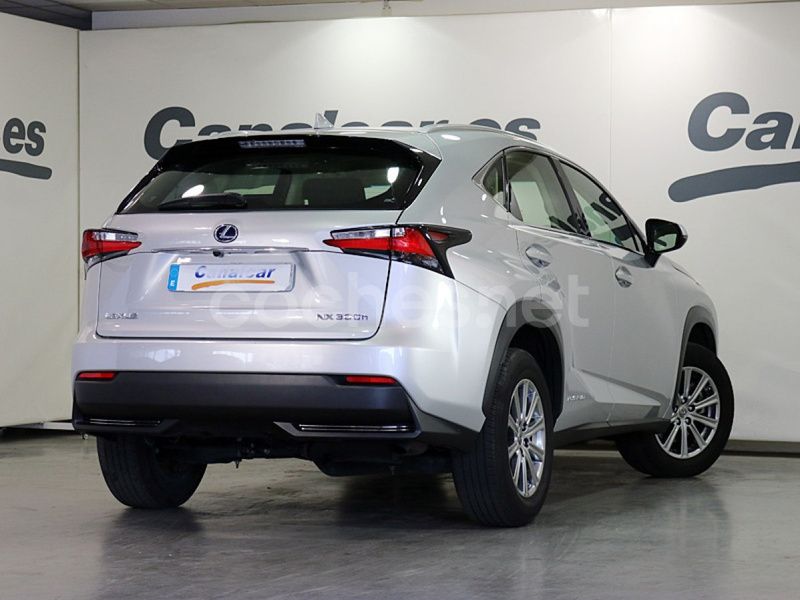 Usado Lexus NX300h Business Edition 197 CV (144 kW) 2018 Gris plata SUV