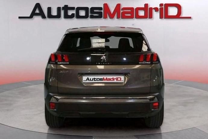 Usado Peugeot 3008 Allure 131 CV (96 kW) 2020 Gris SUV