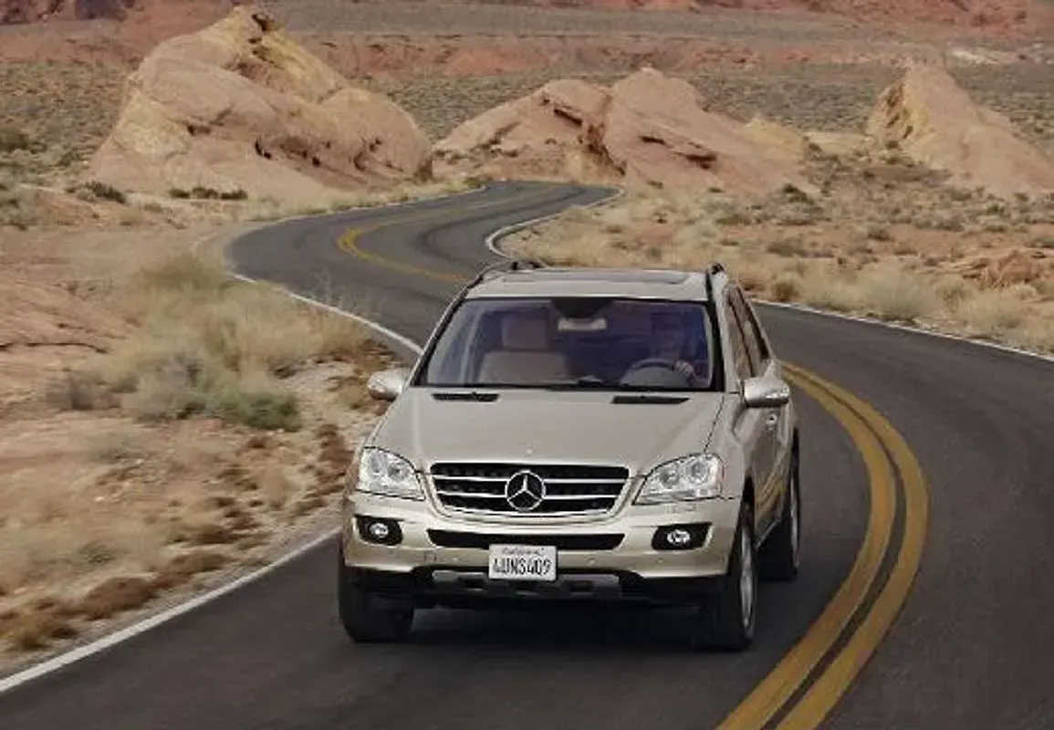 Usado Mercedes ML320 224 CV (164 kW) 2009 Negro SUV