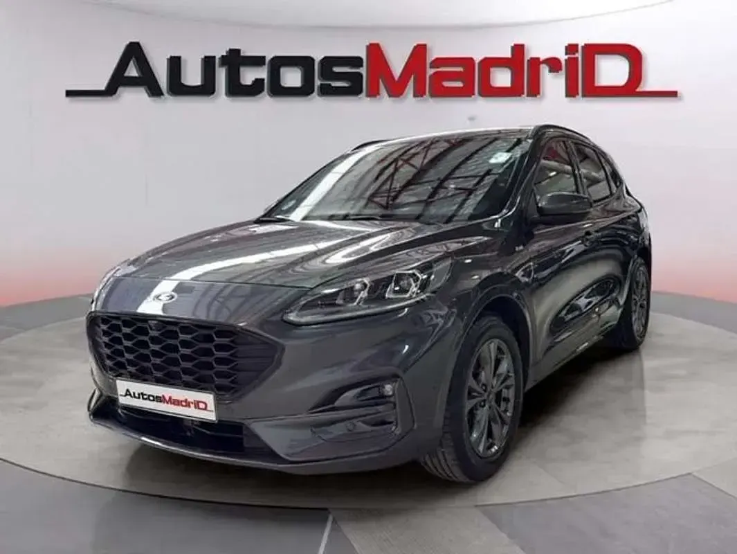 Usado Ford Kuga ST-Line X 190 CV (139 kW) 2020 Plateado SUV