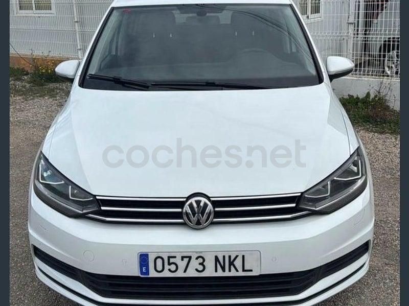 Usado VW Touran Edition 110 CV (80 kW) 2016 Blanco Monovolumen