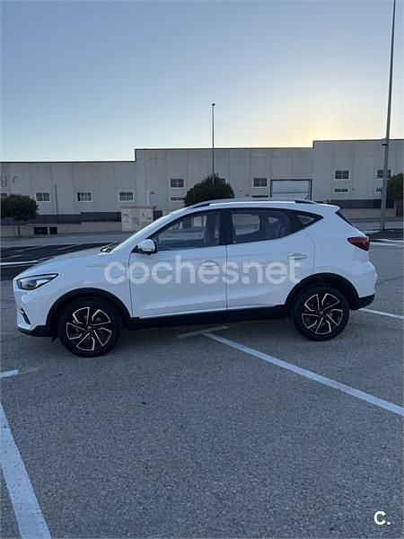 Usado MG ZS Luxury 106 CV (77 kW) 2023 Blanco SUV