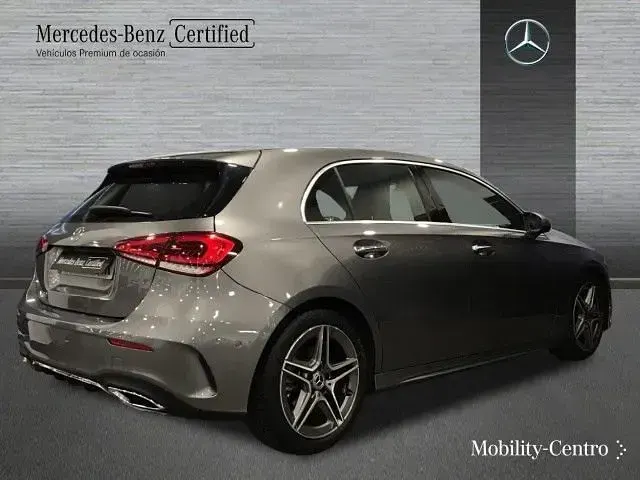 Usado Mercedes A180 136 CV (100 kW) 2020 Gris montaña