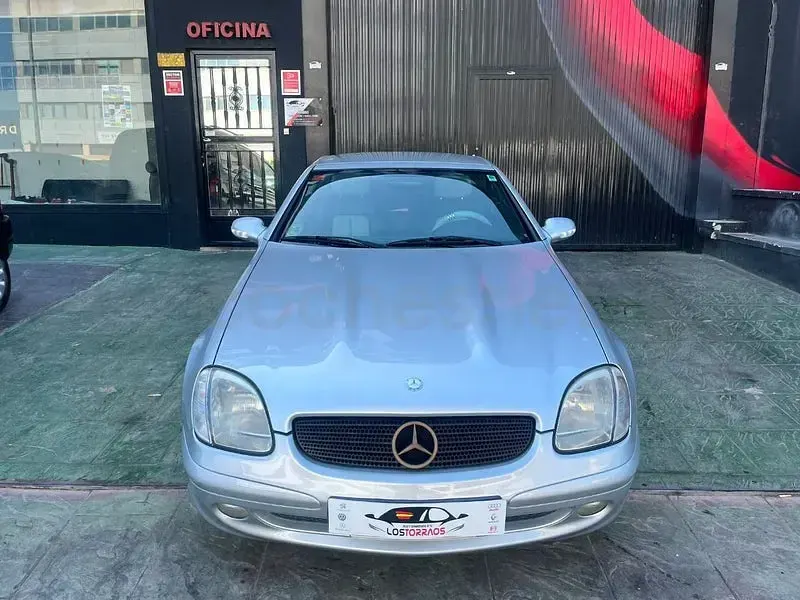 Usado Mercedes SLK200 163 CV (119 kW) 2002 Gris / plata Descapotable