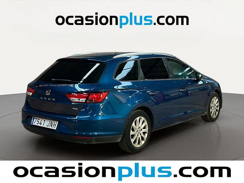 Usado Seat Leon Style 110 CV (80 kW) 2016 Azul Familiar