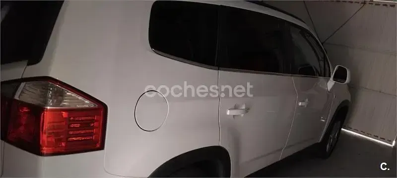 Usado Chevrolet Orlando LTZ 163 CV (119 kW) 2011 Blanco Monovolumen