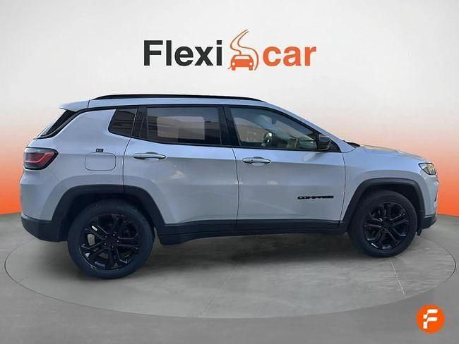 Usado Jeep Compass Night Eagle 130 CV (95 kW) 2022 Gris SUV