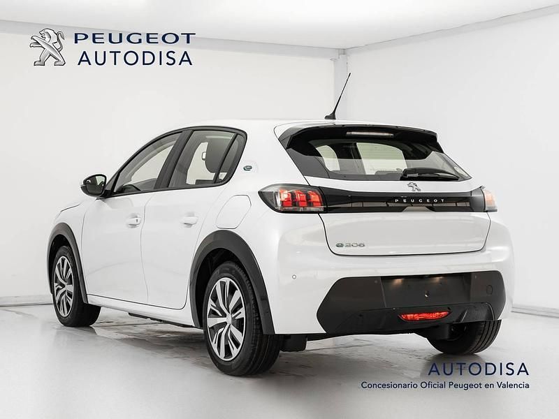 Usado Peugeot e-208 Active 100 kW (136 CV) 2021 Blanco Utilitario