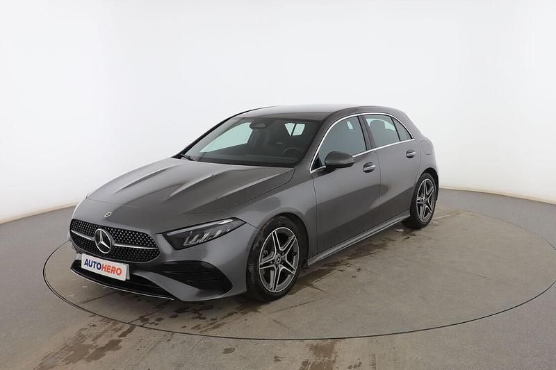 Gris Usado 2023 Mercedes A180 AMG line Utilitario | 29.699 € (Precio justo) - Imagen 1/3