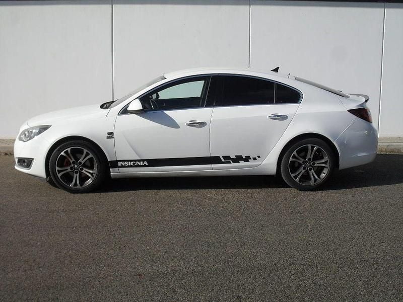 Usado Opel Insignia Excellence 140 CV (102 kW) 2015 Blanco Berlina