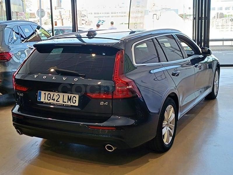 Usado Volvo V60 Momentum 197 CV (144 kW) 2021 Azul Familiar