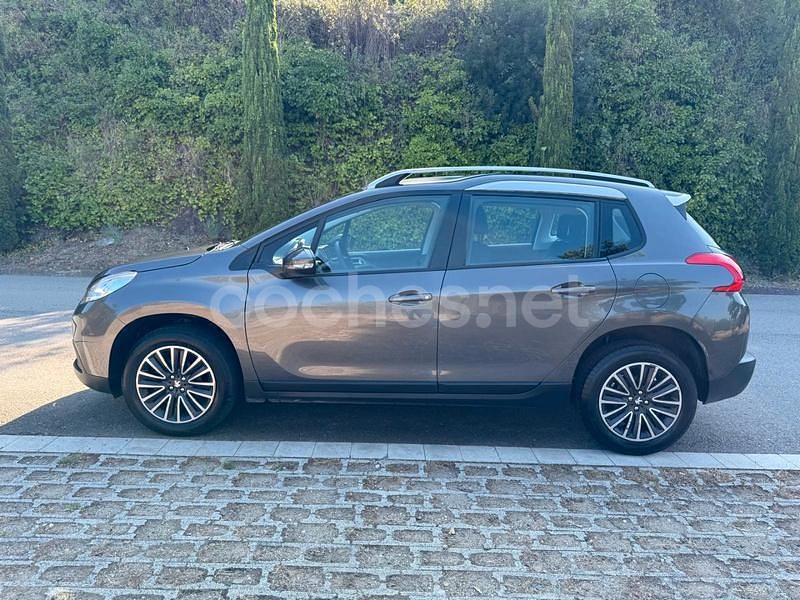 Usado Peugeot 2008 Active 82 CV (60 kW) 2013 Gris / plata SUV