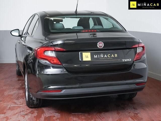 Usado Fiat Tipo Easy 120 CV (88 kW) 2018 Negro Berlina