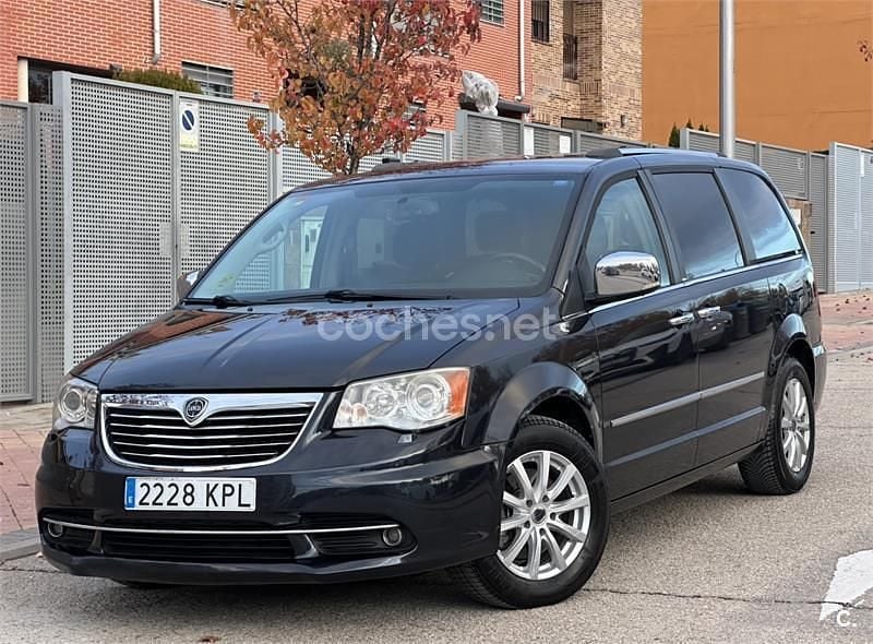 Azul Usado 2014 Lancia Voyager Monovolumen | 9990 € (Buen precio) - Imagen 1/4