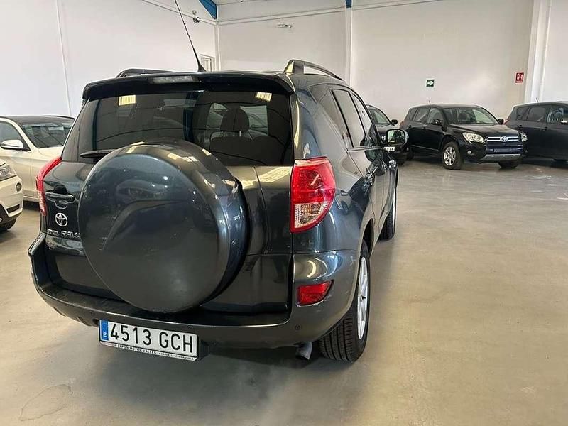 Usado Toyota RAV4 Sol 136 CV (100 kW) 2008 Gris / plata SUV