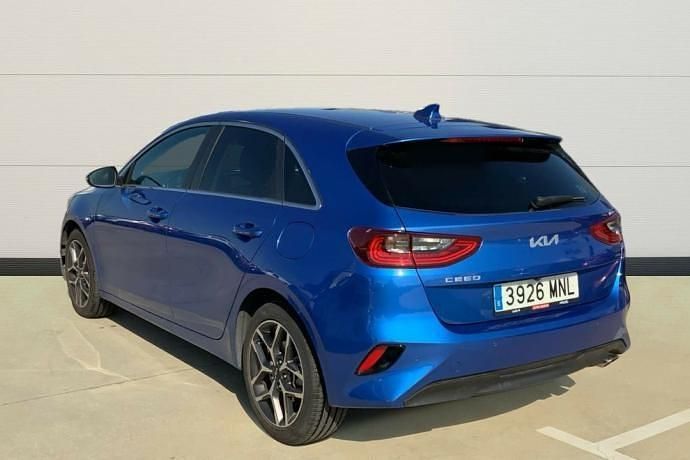 Usado Kia Ceed 120 CV (88 kW) 2024 Azul Utilitario