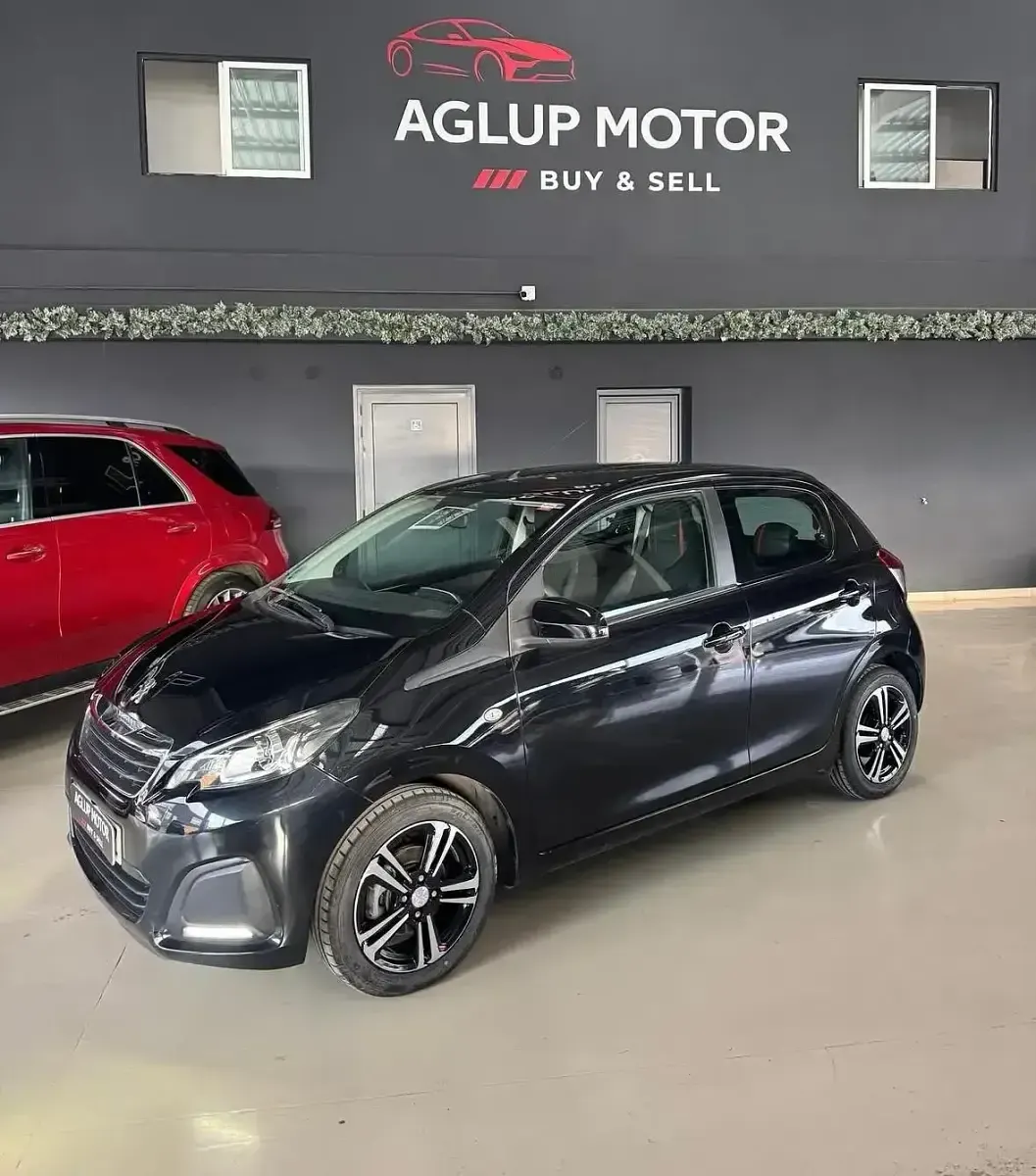 Käytetty Peugeot 108 Active 82 HP (60 kW) 2014 Musta