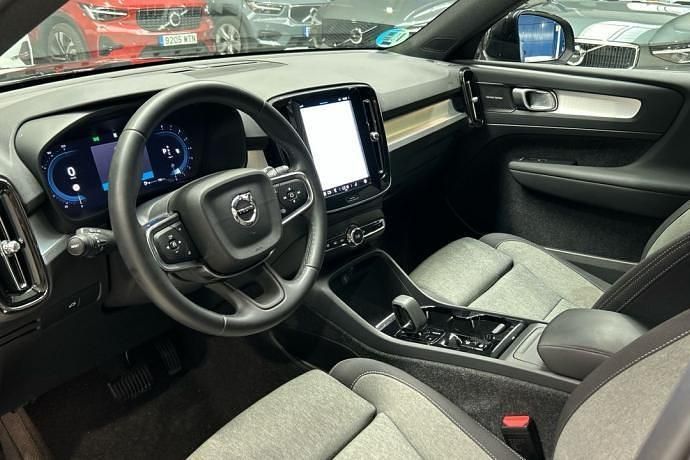 Usado Volvo XC40 Plus 163 CV (119 kW) 2024 Negro SUV