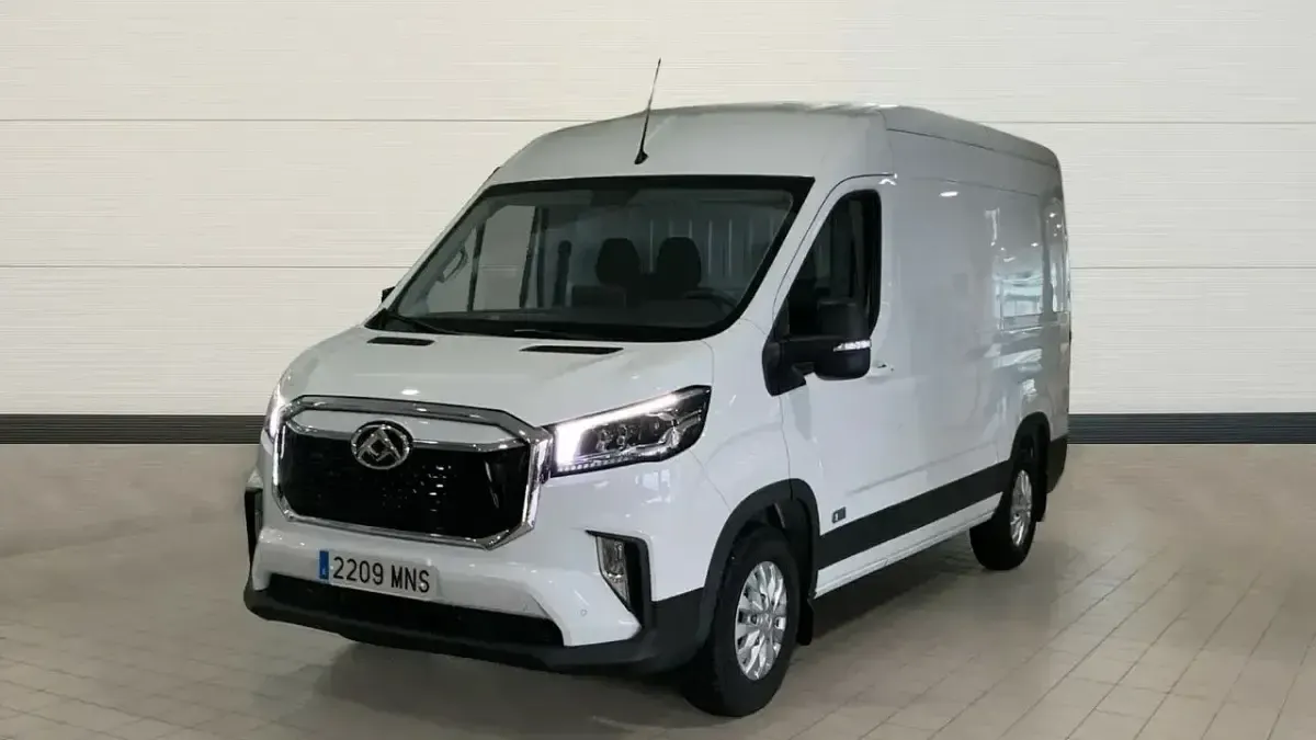 Usado Maxus eDeliver 9 150 kW (204 HP) 2024 Branco Van
