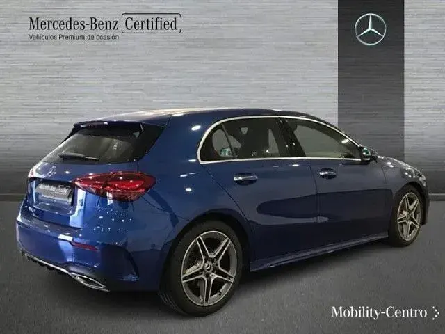 Usado Mercedes A180 116 CV (85 kW) 2024 Azul espectra Berlina