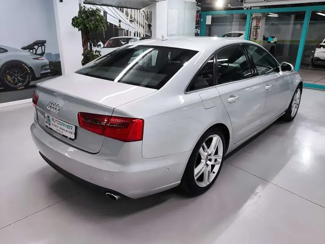 Usado Audi A6 Ambiente 245 CV (180 kW) 2011 Plateado Berlina