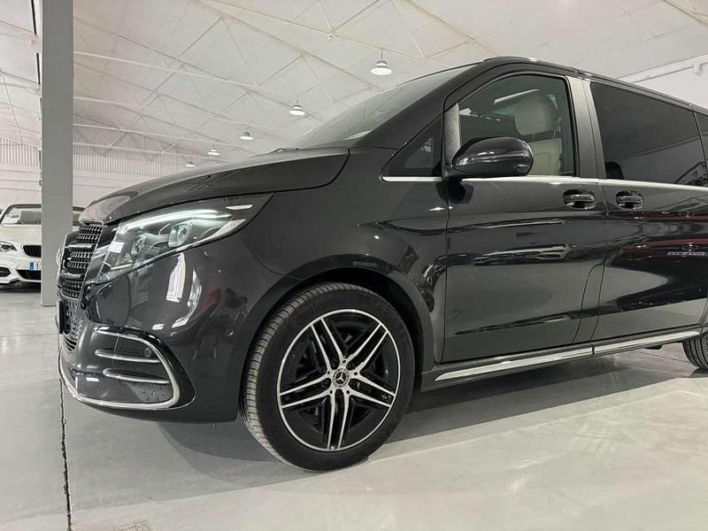 Usado Mercedes V300 239 CV (175 kW) 2024 Gris Monovolumen