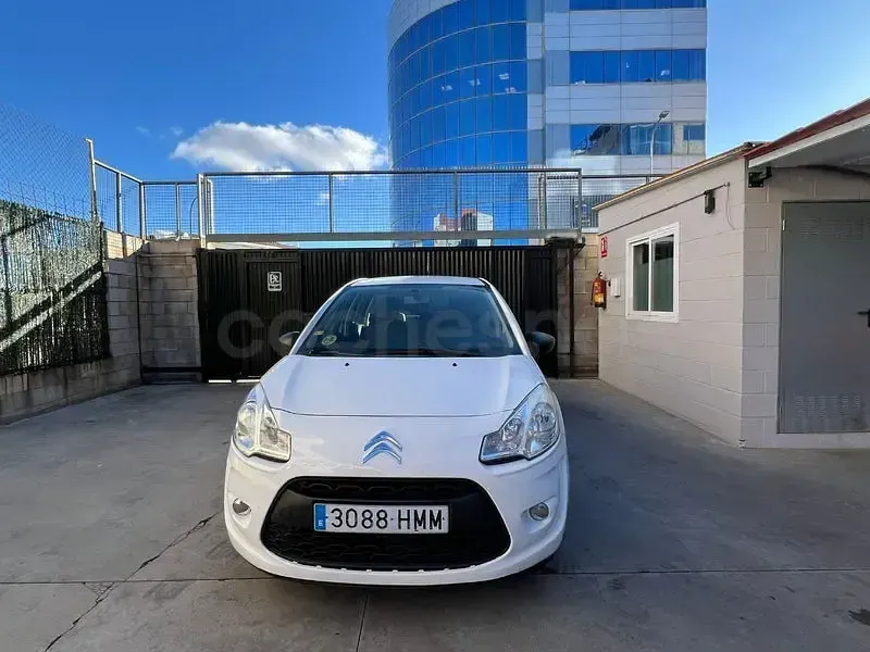 Käytetty Citroën C3 Attraction 68 HP (50 kW) 2012 Valkoinen Sedan