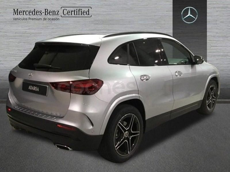 Usado Mercedes GLA200 AMG line 150 CV (110 kW) 2025 Plata hightech SUV