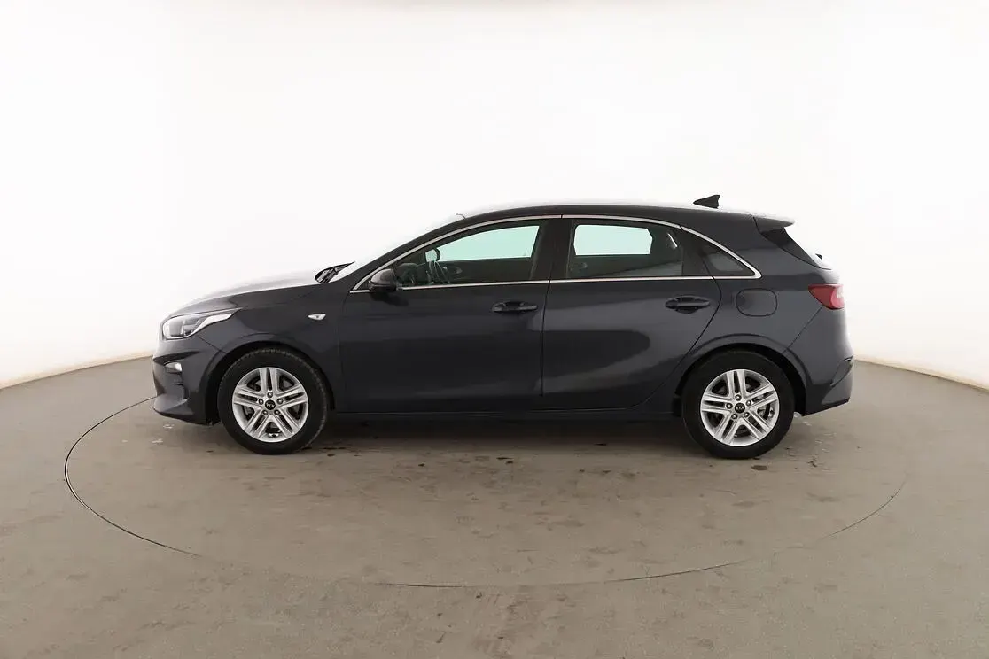 Usado Kia Ceed 120 CV (88 kW) 2021 Gris Utilitario