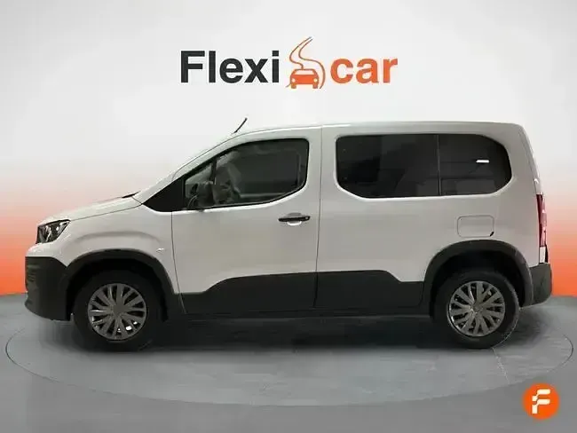 Begagnad Peugeot Rifter GT 131 HK (96 kW) 2023 Vit Minibuss