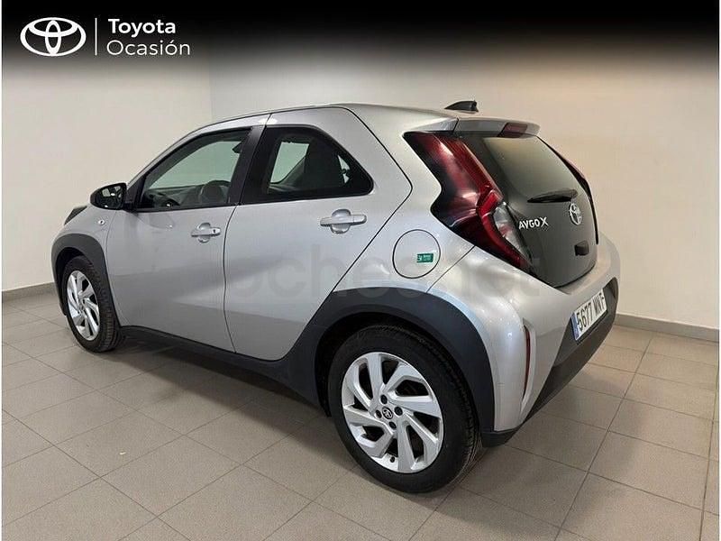 Usado Toyota Aygo X Play 72 CV (52 kW) 2024 Gris / plata SUV
