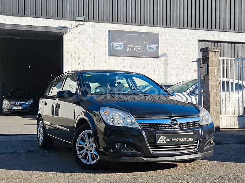 Usado Opel Astra Cosmo 110 CV (80 kW) 2009 Negro Berlina