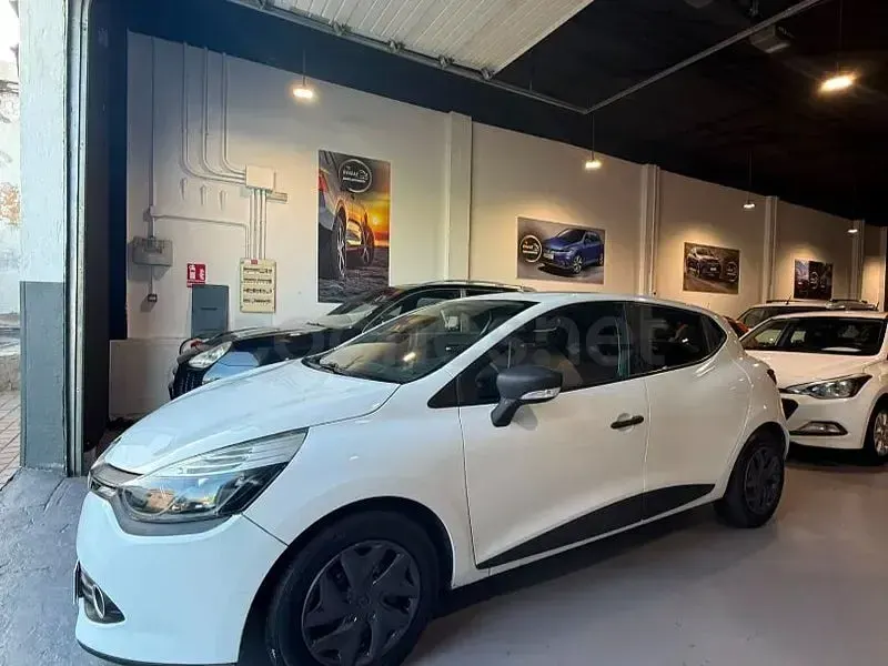 Usado Renault Clio Authentique 75 CV (55 kW) 2014 Blanco Familiar