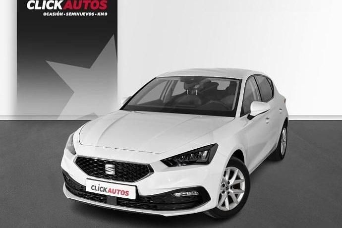 Usado Seat Leon Style 130 CV (95 kW) 2024 Plata
