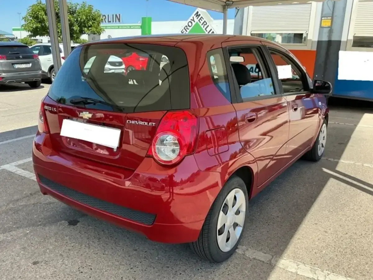 Usado Chevrolet Aveo LS 86 CV (63 kW) 2011 Rojo Utilitario