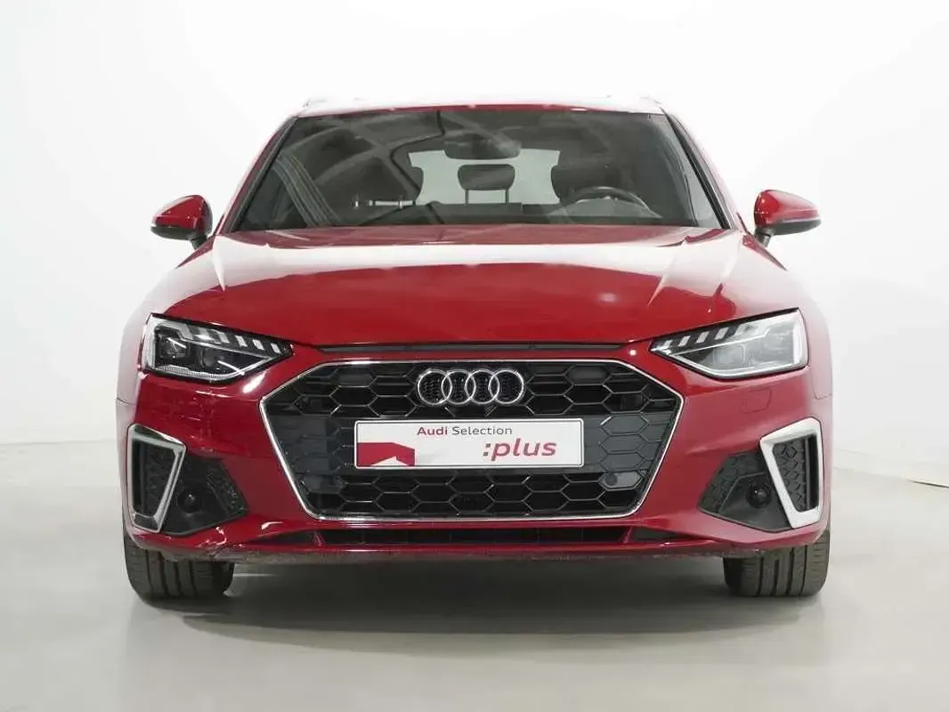 Usado Audi A4 S-Line 163 CV (119 kW) 2023 Rojo Familiar