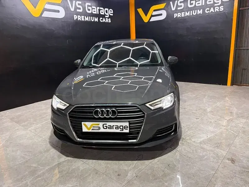 Usado Audi A3 116 CV (85 kW) 2017 Beige Berlina