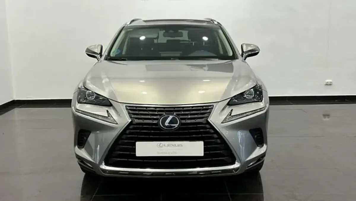 Usado Lexus NX300h Executive Line 197 CV (144 kW) 2018 Gris SUV