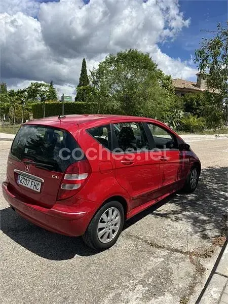Usado Mercedes A180 Elegance 109 CV (80 kW) 2006 Rojo Monovolumen
