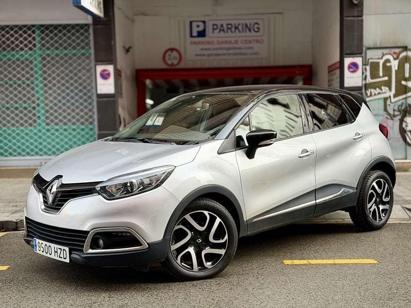 Usado Renault Captur Intens 90 CV (66 kW) 2013 Gris SUV