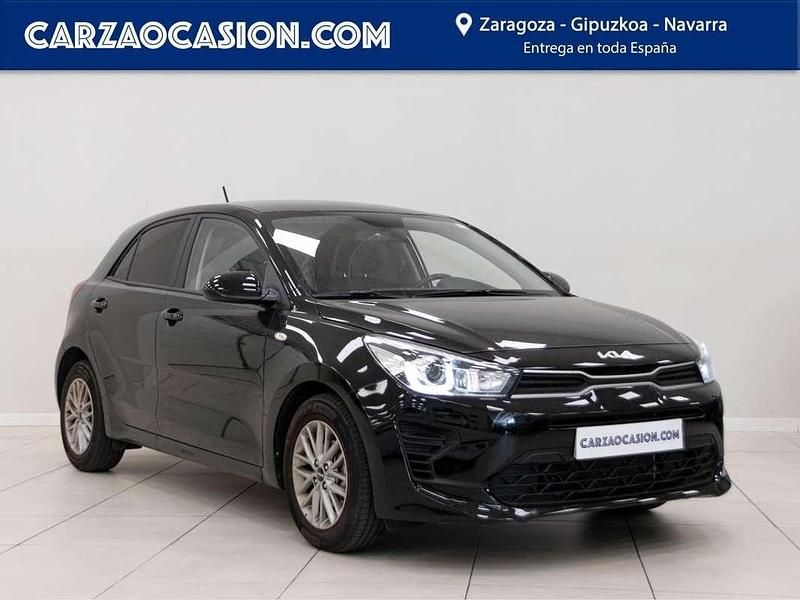 Usado Kia Rio 84 CV (61 kW) 2022 Negro Utilitario