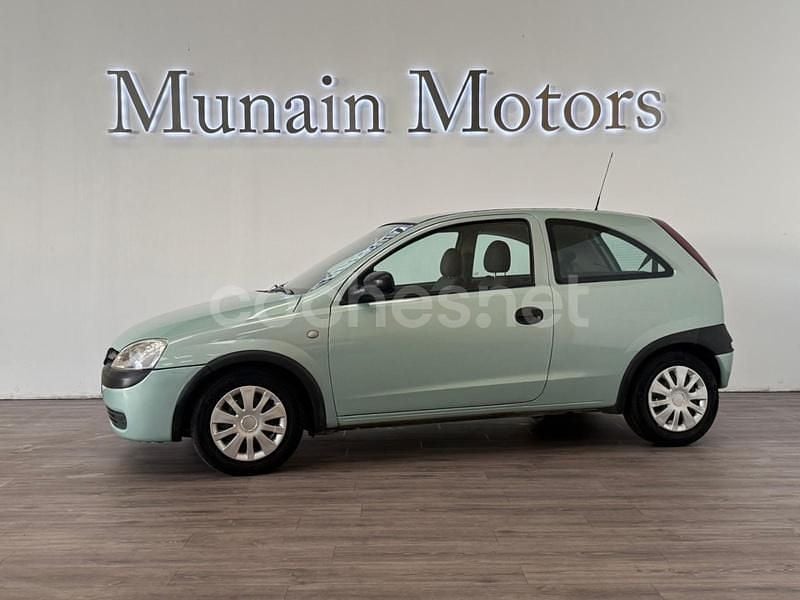 Verde Usado 2002 Opel Corsa Club Berlina | 2990 € (Precio justo) - Imagen 1/4