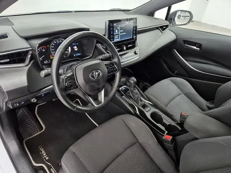 Usado Toyota Corolla Business Edition 122 CV (89 kW) 2021 Blanco Berlina